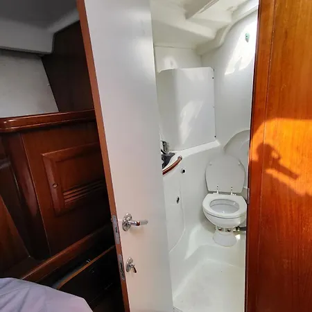 Botel Yacht Oceanis Clipper *