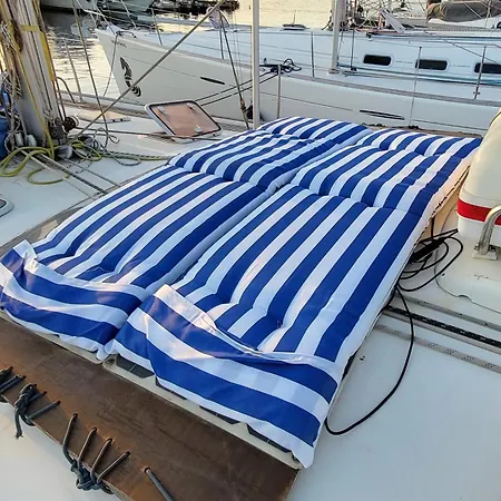 Yacht Oceanis Clipper Bådhotel