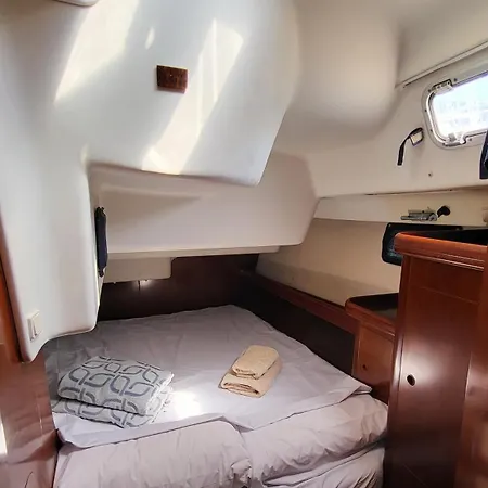 Bateau-hôtel Yacht Oceanis Clipper