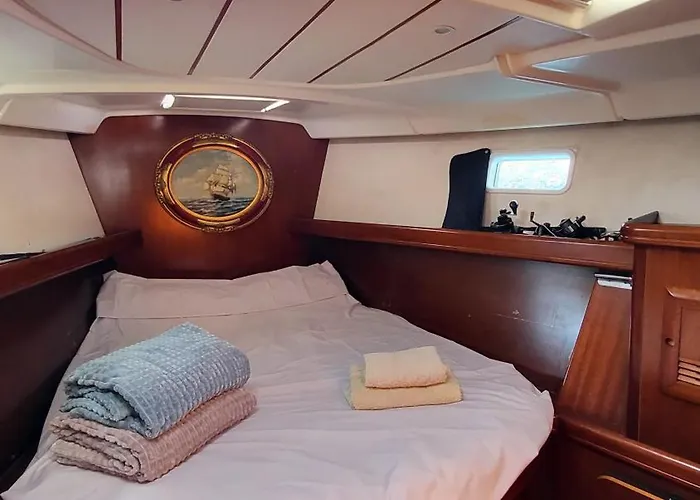 Båthotell Yacht Oceanis Clipper *